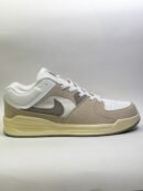 NIKE R