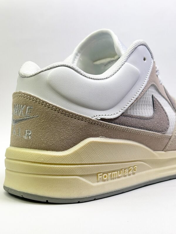NIKE R - Image 3