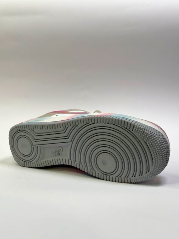 Nike Rose - Image 2