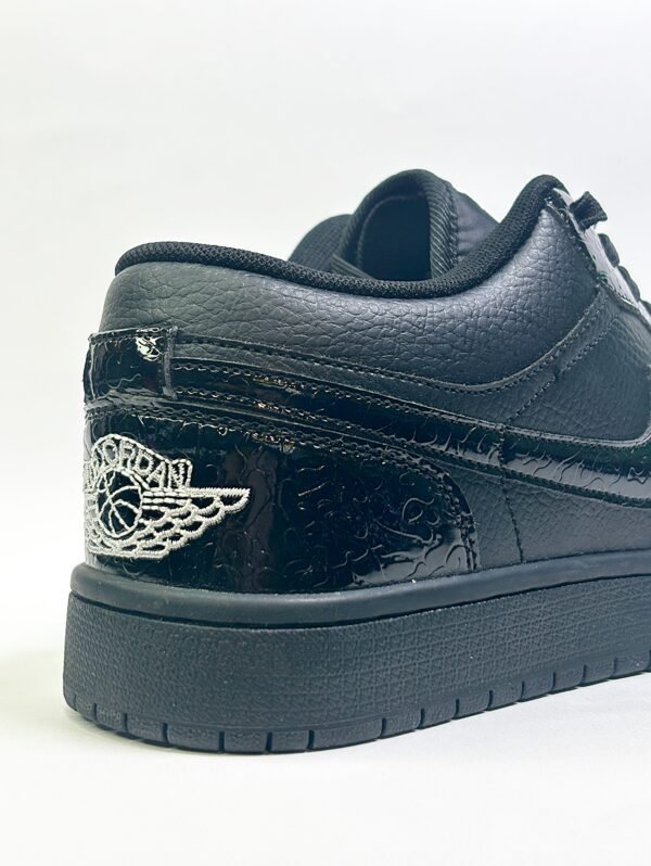 AIR JORDAN - Image 2