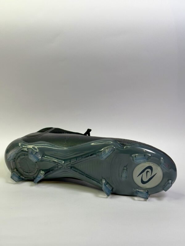 Nike Football shoes - Image 2