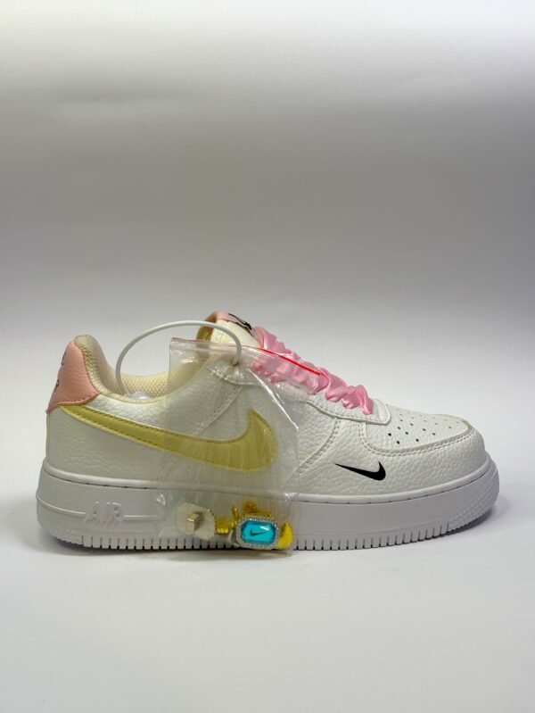Nike Cutie