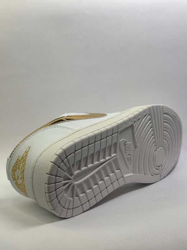 AIR JORDAN - Image 3