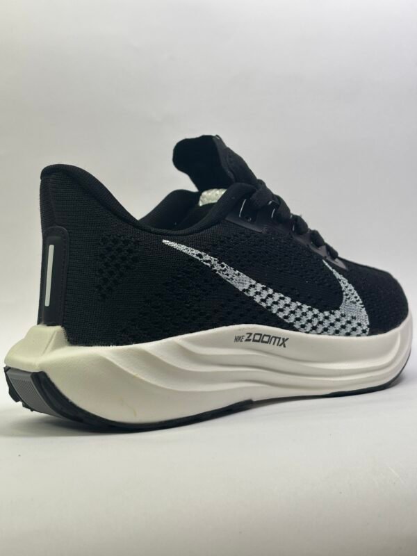 Nike ZOOM - Image 3