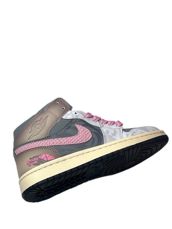 Air Jordan Retro - Image 2