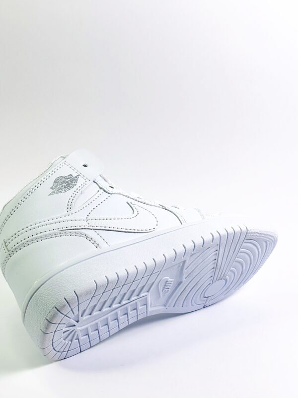 JORDAN HIGH - Image 9