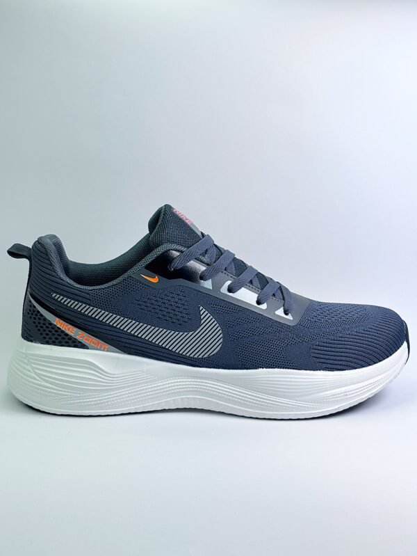 NIKE ZOOM