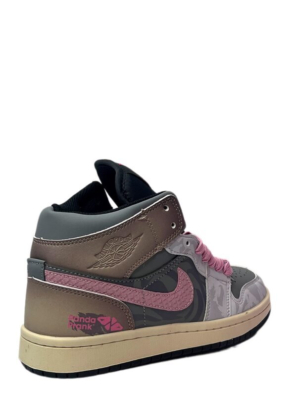 Air Jordan Retro - Image 3