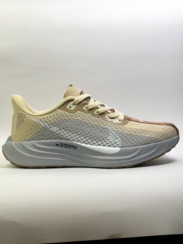 NIKE ZOOM