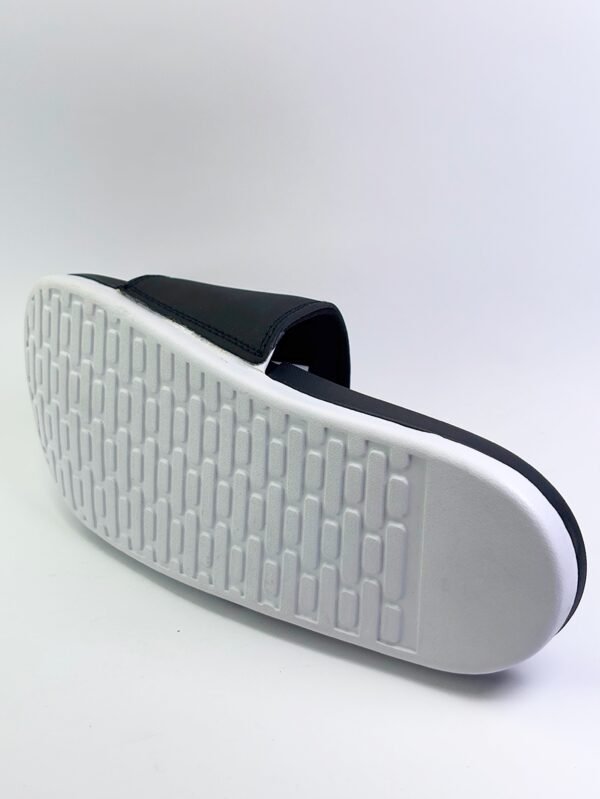 NIKE - Image 7