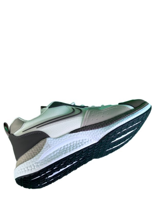 NIKE - Image 2