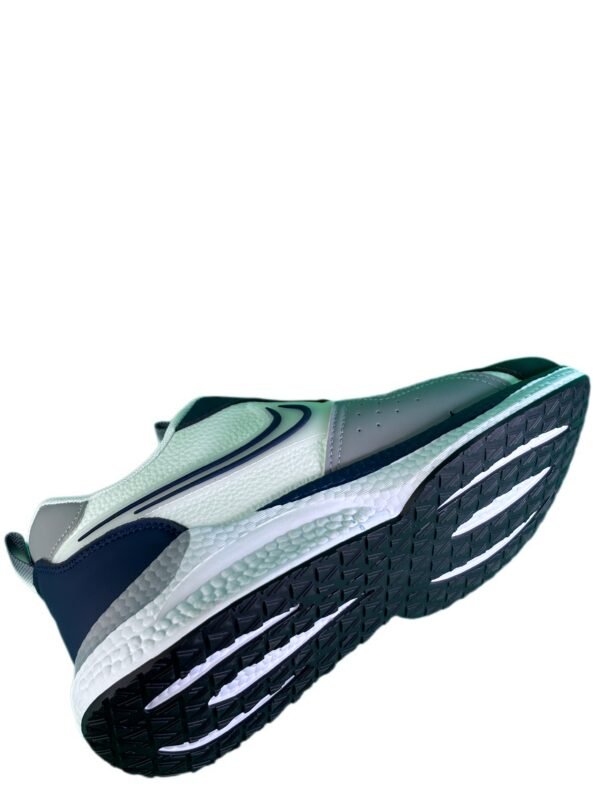 NIKE - Image 4
